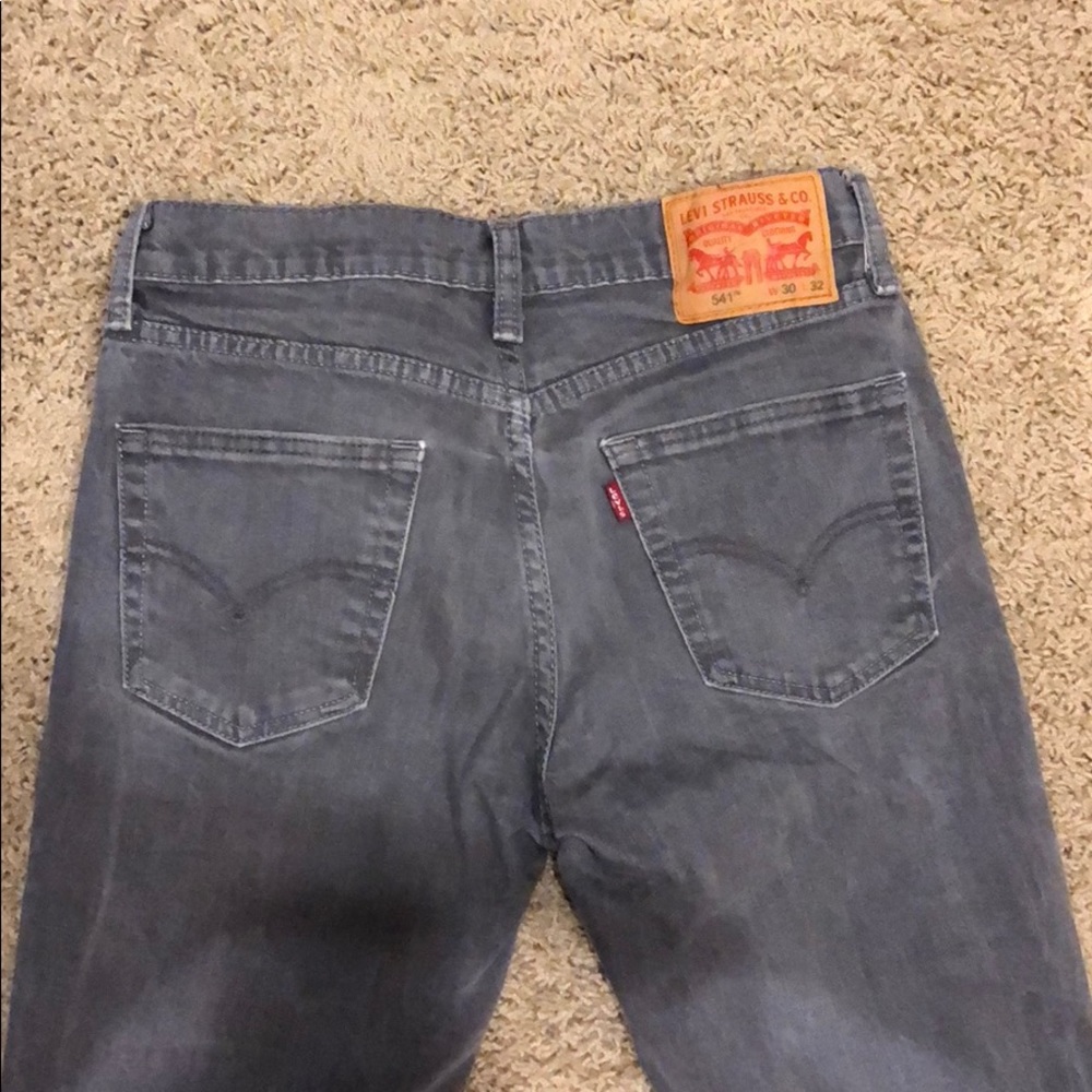 Gray Levi’s 541 Athletic Fit Jeans 30x32 - Picture 4 of 5